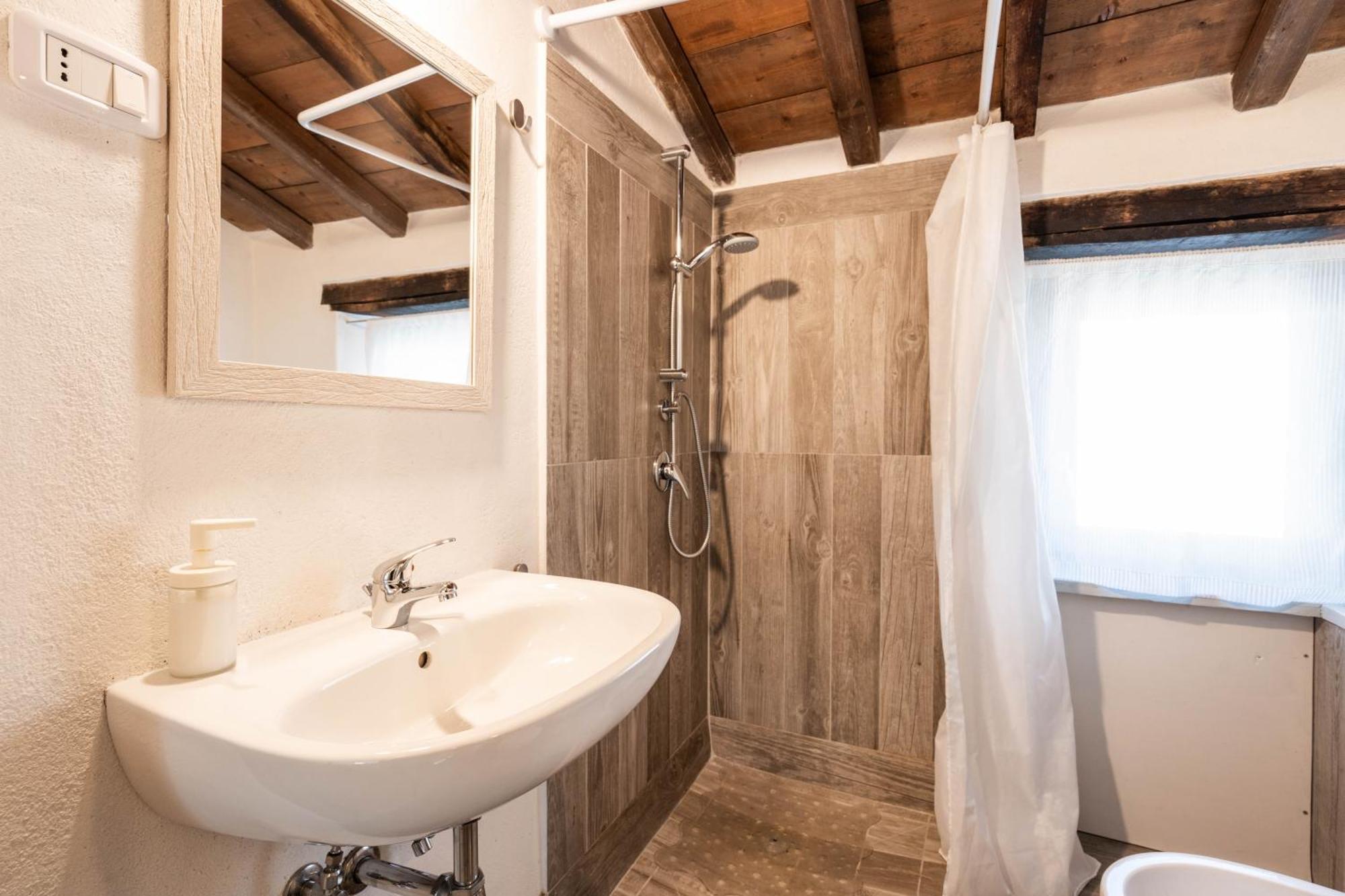 Le Case Nel Borgo Fivizzano Exterior photo
