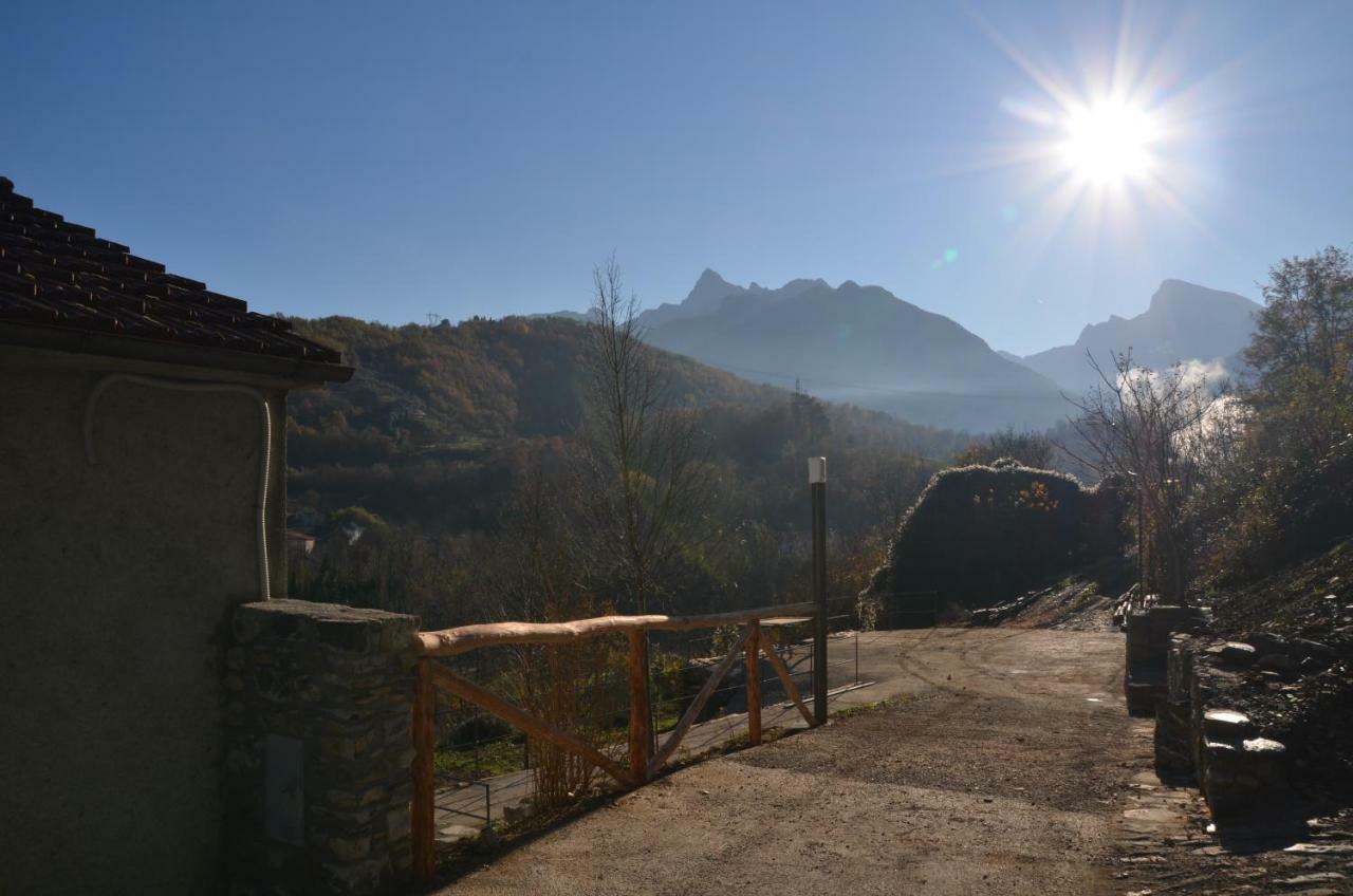 Le Case Nel Borgo Fivizzano Exterior photo