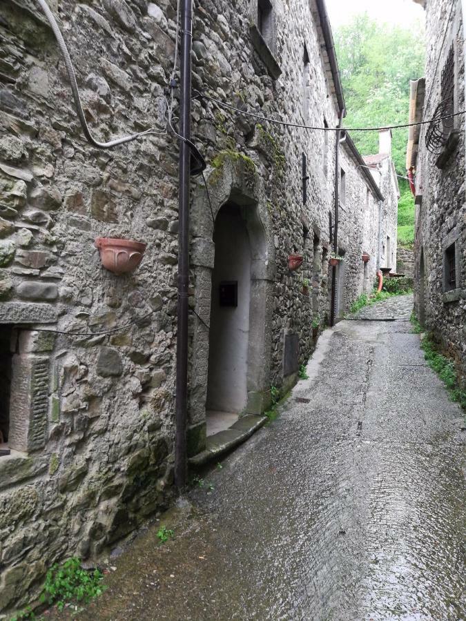 Le Case Nel Borgo Fivizzano Exterior photo